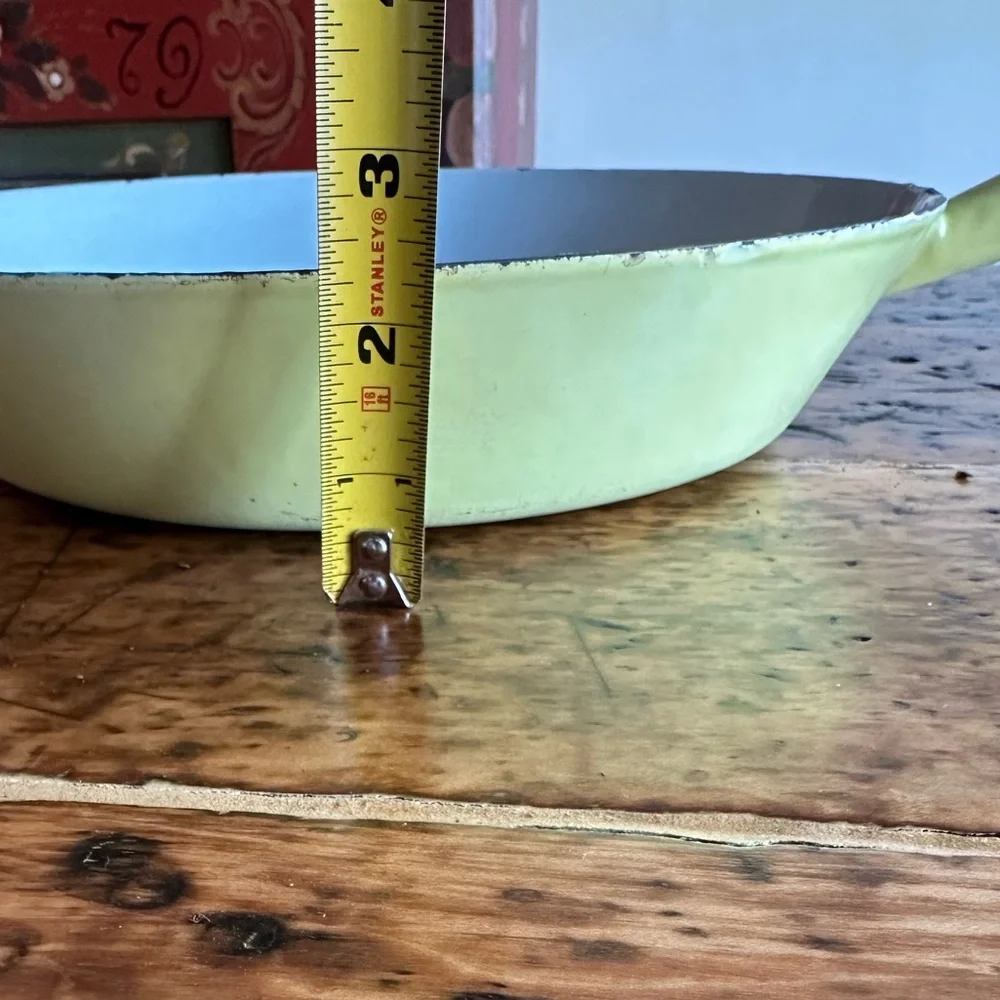 Vintage 50s/60s LeCreuset wooden handle enamel cast iron pan, yellow 28